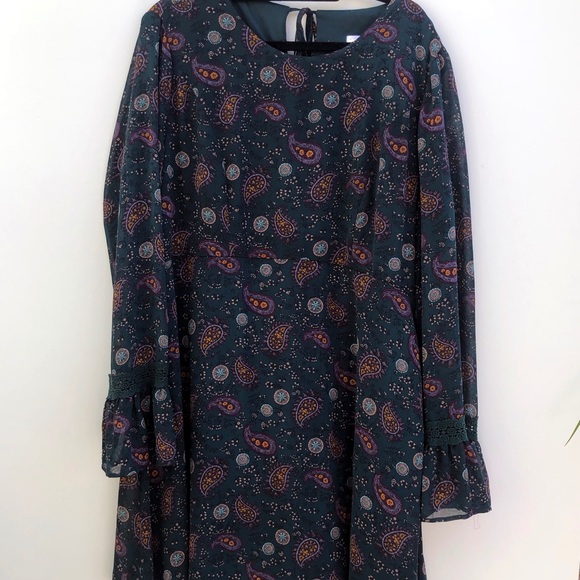 Xhilaration Dresses & Skirts - Xhilaration green boho paisley print dress XXL